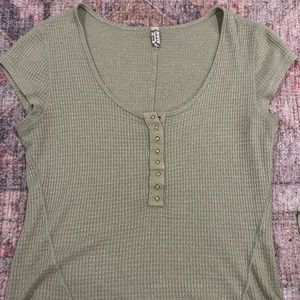 FREE PEOPLE green waffle button up tee